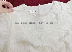 ÁO DÀI GẤM 2 LỚP MÀU KEM SẴN