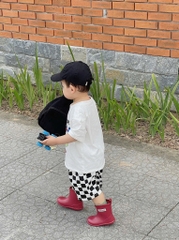 SET BỘ ÁO TRẮNG QUẦN KẺ ĐEN CARO BÉ TRAI