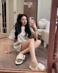 ÁO THUN L.V CỔ TRÒN TAY NGẮN SIÊU SANG NỮ SẴN (XẢ 75k)
