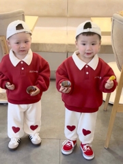 SET BỘ DÀI ÁO POLO ĐỎ PHỐI CỔ TRẮNG QUẦN NỈ TRẮNG BÉ TRAI BÉ GÁI
