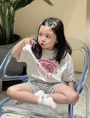 SÉT BỘ ÁO TRẮNG QUẦN SHORT IN TRÀN KITTY TẶNG BALO VẢI BÉ GÁI SẴN