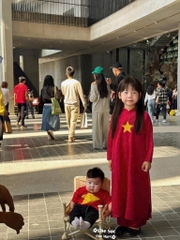 ÁO DÀI ĐỎ SAO VÀNG BÉ GÁI