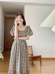 VÁY KẺ CỔ BÈO ĐUÔI CÁ SẴN