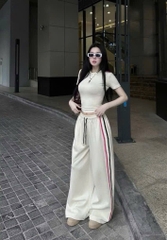 SÉT THỂ THAO ÁO ZÍP QUẦN SUÔNG CHẠY SỌC UMI DẺO NỮ SẴN (SALE 109k)