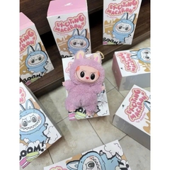 Moca khoá labubu v1 màu hồng