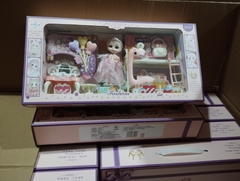 Thay quần áo búp bê or Set búp bê Bedroom