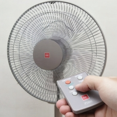 Quạt đứng lửng KDK, màu vàng N30NH(GD)