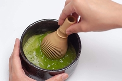 Set Chổi nhựa cao cấp Chasen Resin pha matcha (100% Made in Japan) - Gồm đế giữ chổi Naoshi