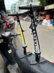 Bơm GIYO GF-57E Nhôm Có Đồng Hồ 160PSI Tem Vàng - Tem Xám Đầu Bơm 2in1