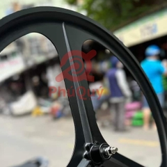 BÁNH TRƯỚC MÂM 3 ĐAO CÓ GÂN GIỮA MÀU ĐEN