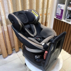 Ghế ô tô Combi Ne'room 360 độ sử dụng cho bé từ sơ sinh đến 18kg.