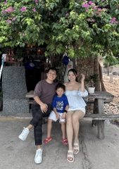 Áo croptop tay bồng hoa nhí