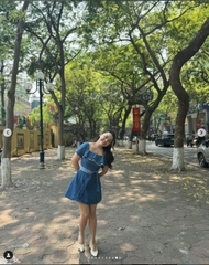 Đầm jeans có đai eo, có khóa kéo lưng thương hiệu Khales