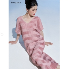 Đầm hồng xếp ly dài thương hiệu Sachimom