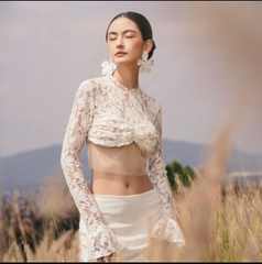 Sét áo tay dài và chân váy xẻ tà