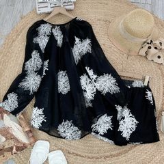 Set Bộ Nữ Thêu Hoa Áo Nút Tàu Tay Dài Kèm Quần Short Chất Tơ Nến Thêu Đi Biển MIMIX - EE6
