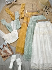 Set Bộ Nữ Áo Ren Mix Chân Váy Dáng Dài Xòe Chất Tơ Ép Hoa Phối Ren Đi Biển MIMIX - FM3