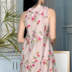 Váy Maxi Thêu Hoa Cổ Yếm Dáng Dài Xòe Chất Lưới Thêu Hoa Đi Biển MIMIX - EY1