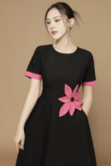 Đầm Cổ Tròn Dáng Xòa Đính Bông Eo