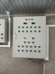 Tủ điều khiển 12 quạt 3 pha có bảo vệ mất pha, có chế độ úm, báo quá tải, bảo vệ động cơ của quạt hút trong trại
