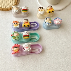 Khay Đựng Lens Charm Hình Shin Dễ Thương Kèm Dụng Cụ Đeo