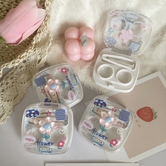 Khay Đựng 2 Đôi Lens Charm Hoa Nổi Nắp Gioăng Cao Su
