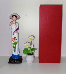 Tượng Cô Gái Việt Nam Mặc Áo Dài