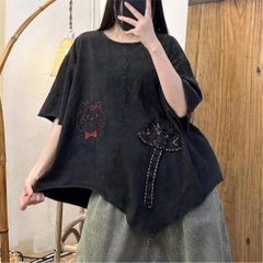 Áo phông cotton thêu hoa thủ công, đến từ H u a l o u hợp với  phong cách trẻ trung năng động cho mùa hè.