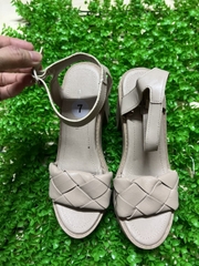Guốc da trắng sữa cao cấp, cao 5cm, quai được đan kết cực độc, đế vuông phong cách lịch sự, cá tính