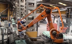 HỆ THỐNG ROBOT BỐC XẾP SẢN PHẨM TỪ BĂNG TẢI RA PALLET