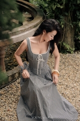 Đầm Caroline dài cổ vuông