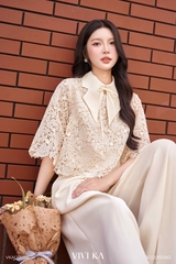Áo Carter ren hoa tay dài cổ nơ