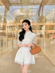 Jumpsuit ren dập nổi họa tiết