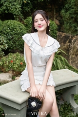 Áo cổ bèo sát nách