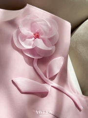 Đầm Bloom cổ tròn đính hoa