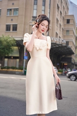 Đầm Daphne cổ vuông đính nơ