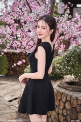 Đầm Maika cổ V phối nút đá