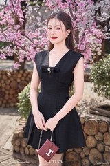 Đầm Maika cổ V phối nút đá