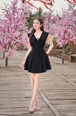 Đầm Maika cổ V phối nút đá