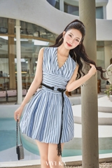 Đầm Minerva cổ yếm tùng bí