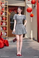 Set Gelos áo croptop đính cườm+chân váy xếp ly