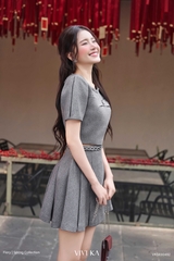 Set Gelos áo croptop đính cườm+chân váy xếp ly