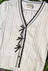 Áo dệt kim cổ V tay lửng