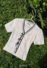 Áo dệt kim cổ V tay lửng