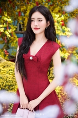 Đầm Maika cổ V phối nút đá