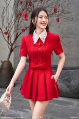Set Marisa áo lá cổ họa tiết+chân váy xếp ly