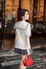 Chân váy xếp ly bản to