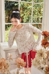 Áo Emberly ren hoa cổ tròn tay dài