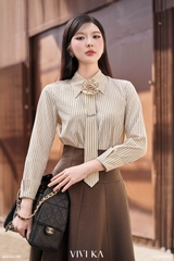 Áo Violet sơ mi đính hoa cravat