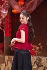 Áo Vela ren hoa cổ tròn phối nơ cài